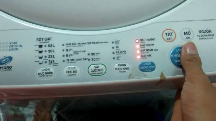 máy giặt lg báo lỗi nháy dèn liên tục 02